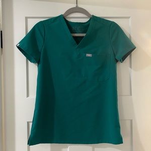 FIGS Catarina One-Pocket Scrub Top- Hunter Green XXS